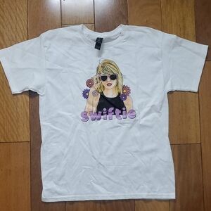 Gildan White 'Swiftie' Kids T-Shirt